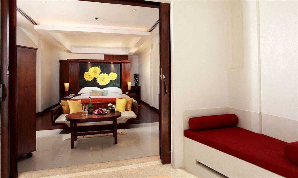 Safari Beach Hotel Patong Exterior foto