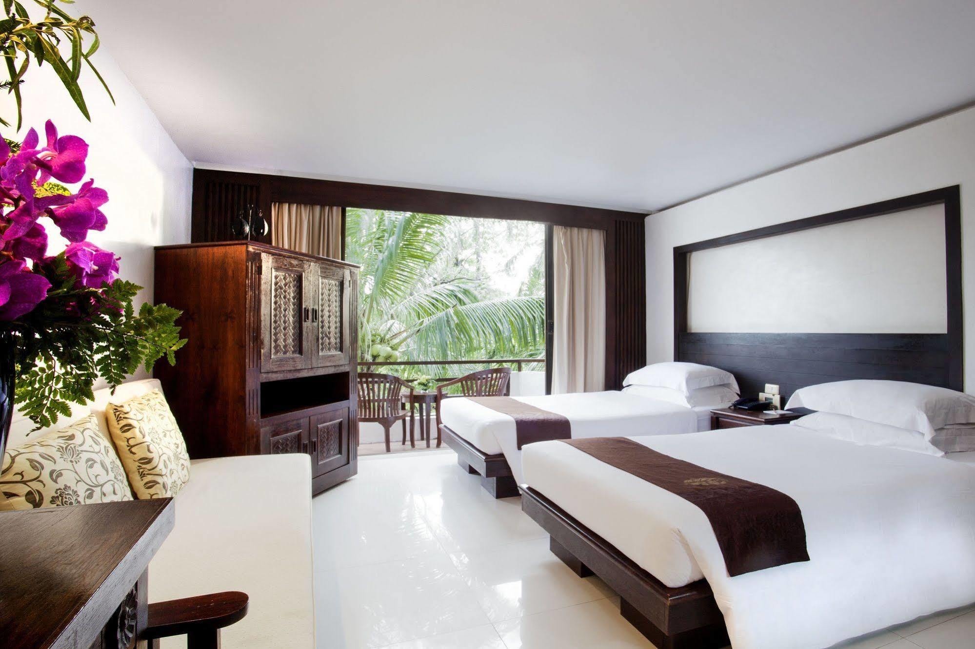 Safari Beach Hotel Patong Exterior foto